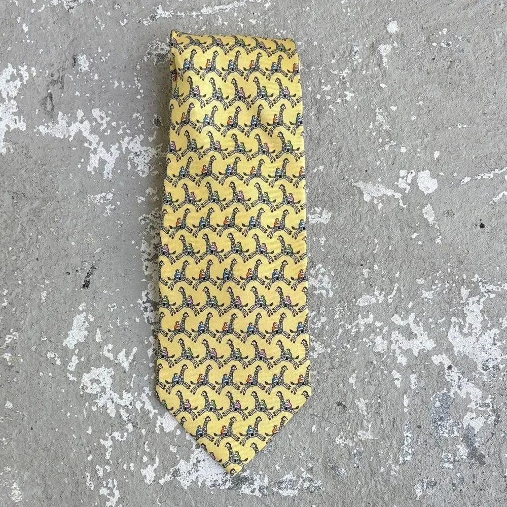Vintage? Hermes galloping giraffe tie